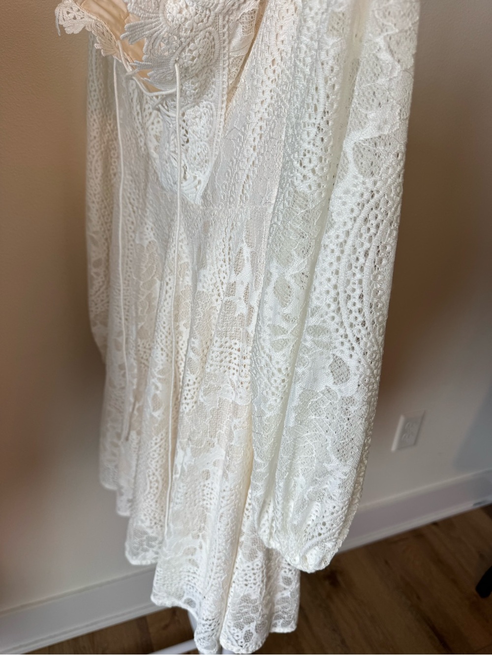 Off-White Lace Off-the-Shoulder Long Sleeve A-Line Party Dress size Small - Picture 4 of 13